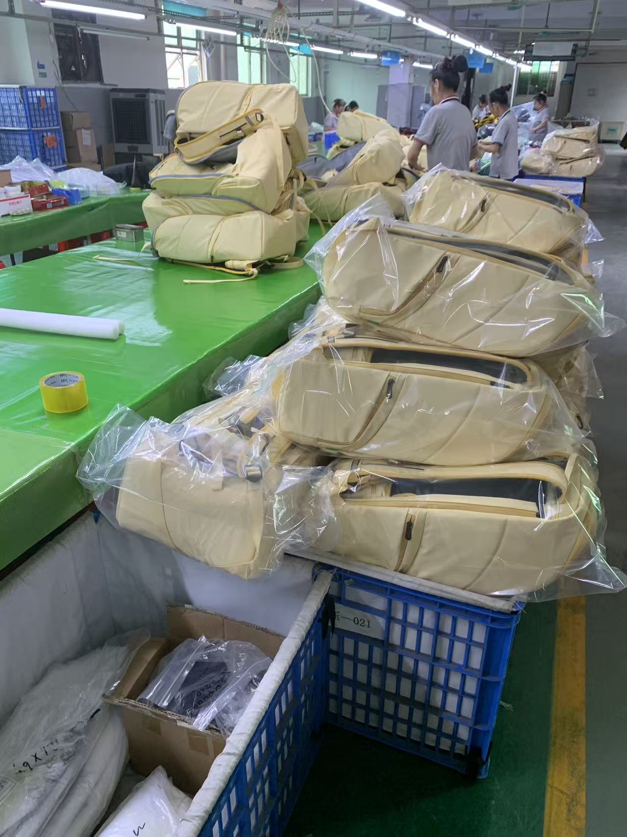 Derrière la couture : atténuer la fatigue structurelle dans la production de sacs de sport étanches en masse