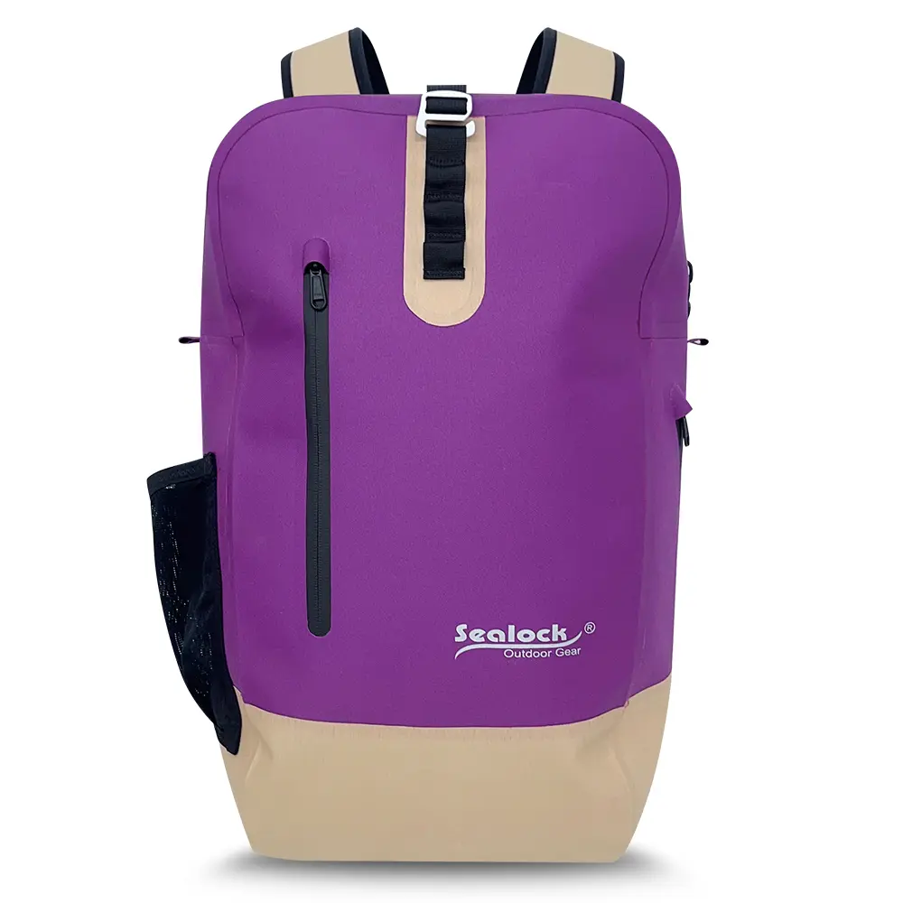 Sac à dos étanche à fermeture éclair avec ouverture supérieure incurvée et dos ventilé